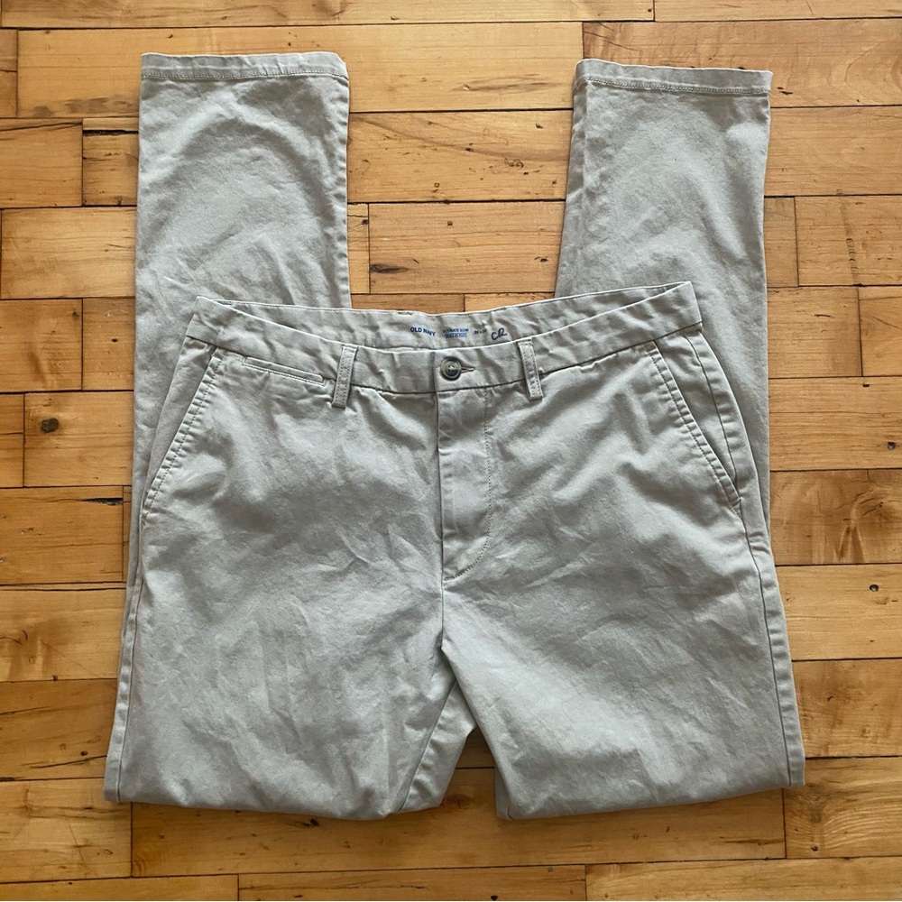 📔 EUC Old Navy Men's Tan Chinos - Size 36 x 34